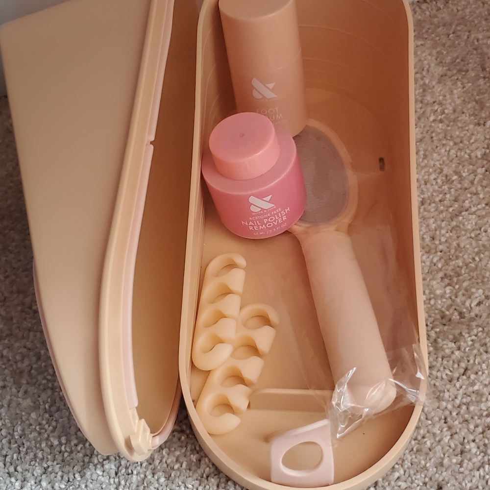 Olive and June Posey Pedi System